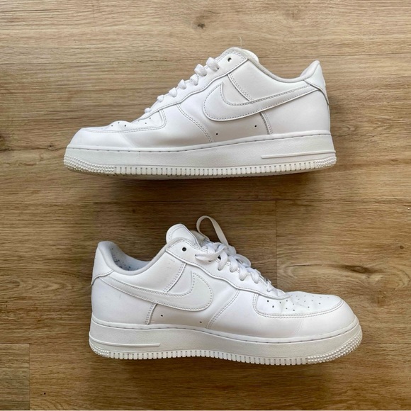 Nike Air Force 1 “Supreme” White size 10.5 used with box 📦 - Picture 2 of 6